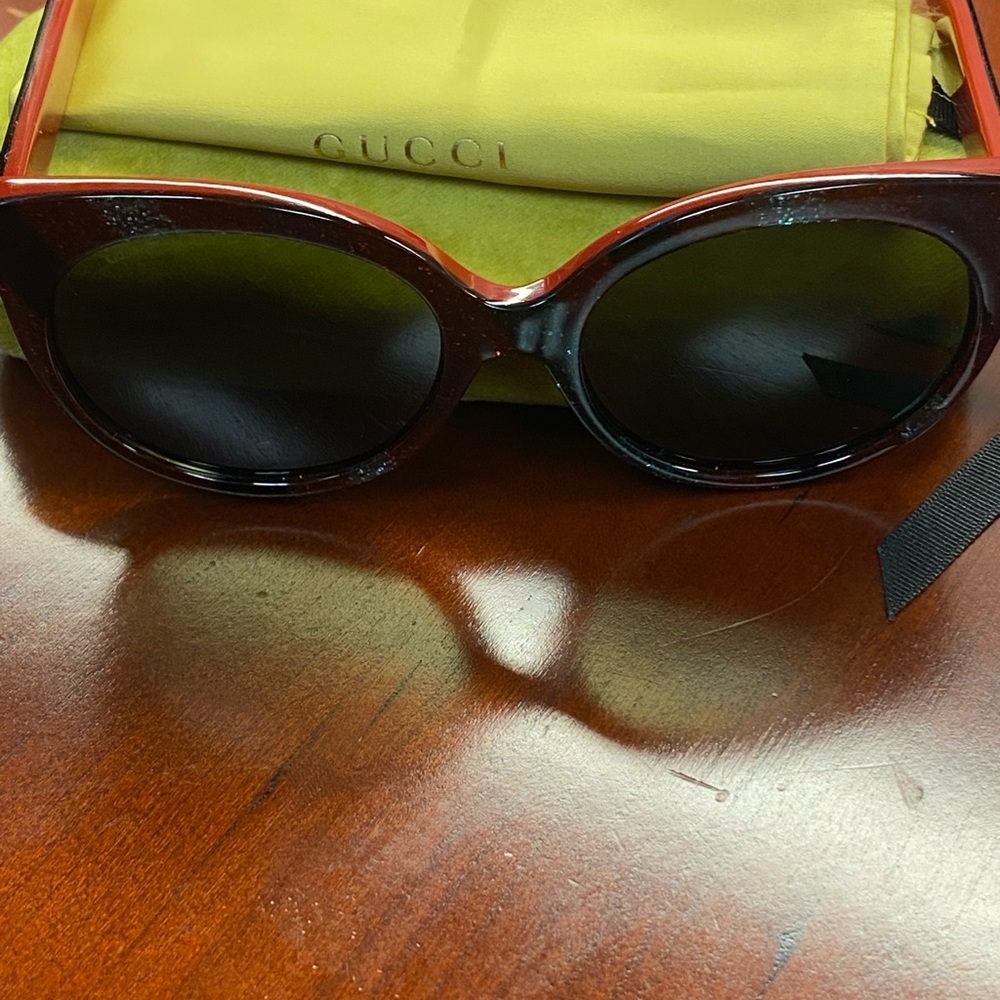 Gucci Oversized Cateye Sunglasses - Picture 4 of 6